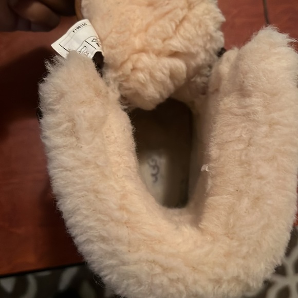 UGGS Adirondack Boot II - Picture 15 of 15